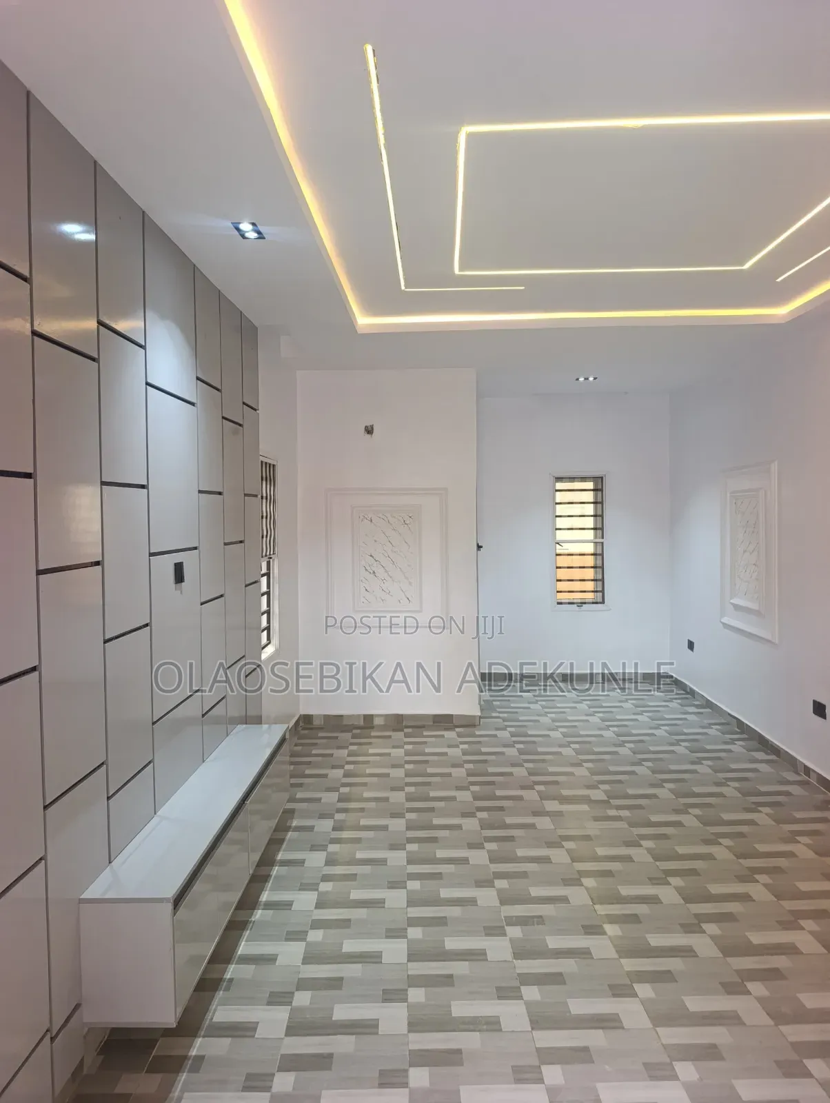 3bdrm Bungalow in Owu Crown Hotel Area, Iwo Road for sale