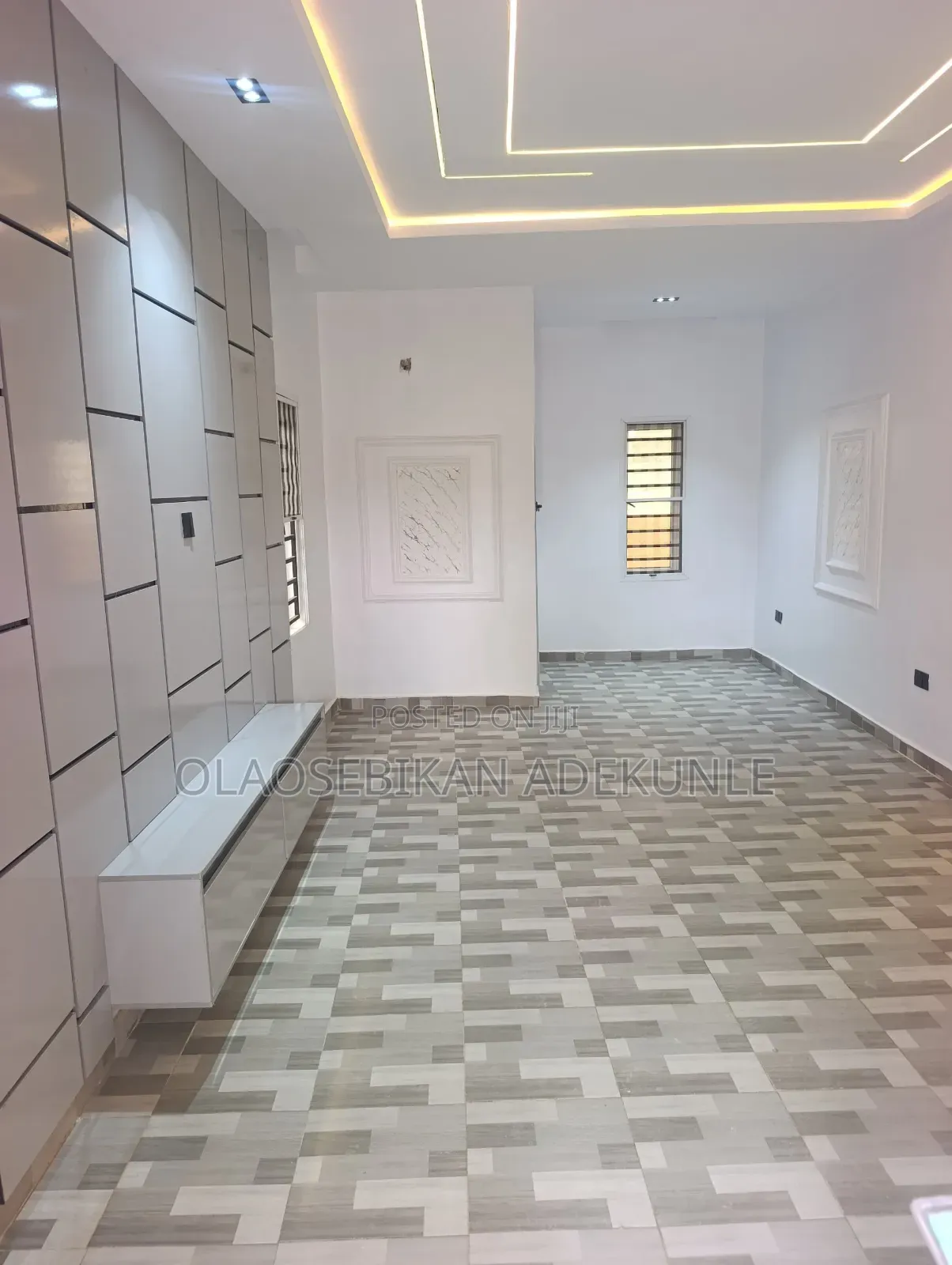 3bdrm Bungalow in Owu Crown Hotel Area, Iwo Road for sale