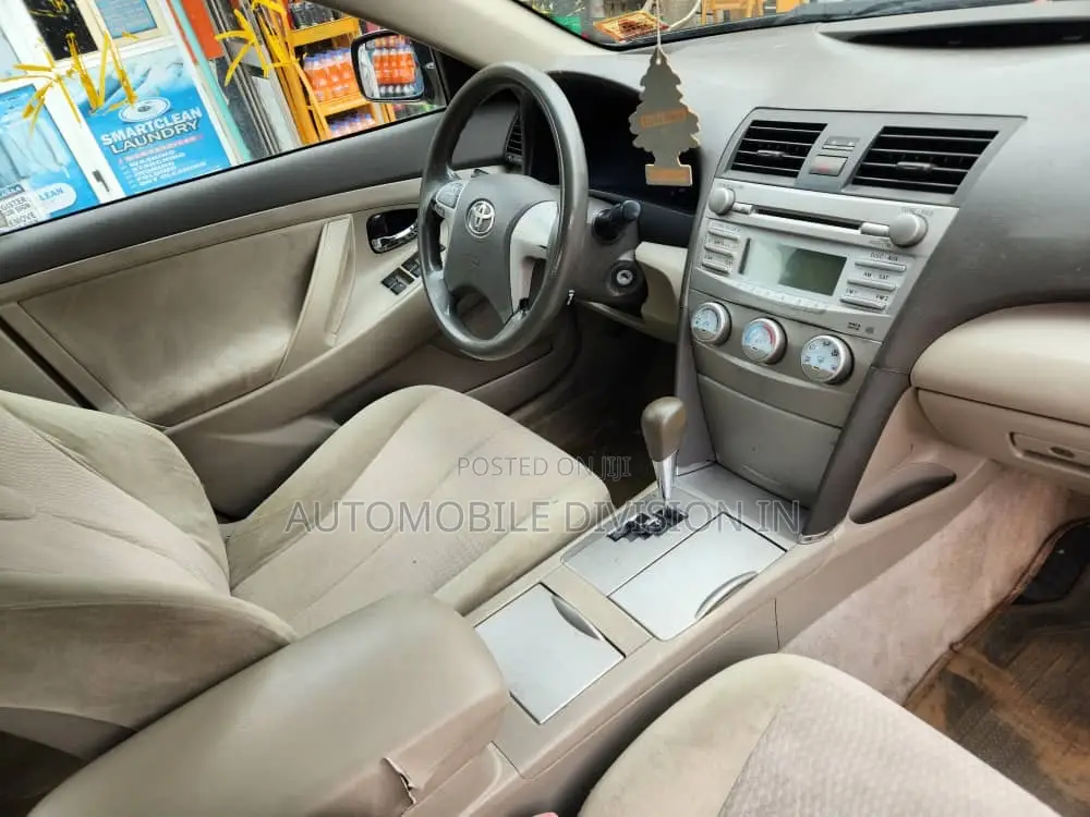 Toyota Camry LE 4dr Sedan (2.5L 4cyl 6AM) 2010 Black