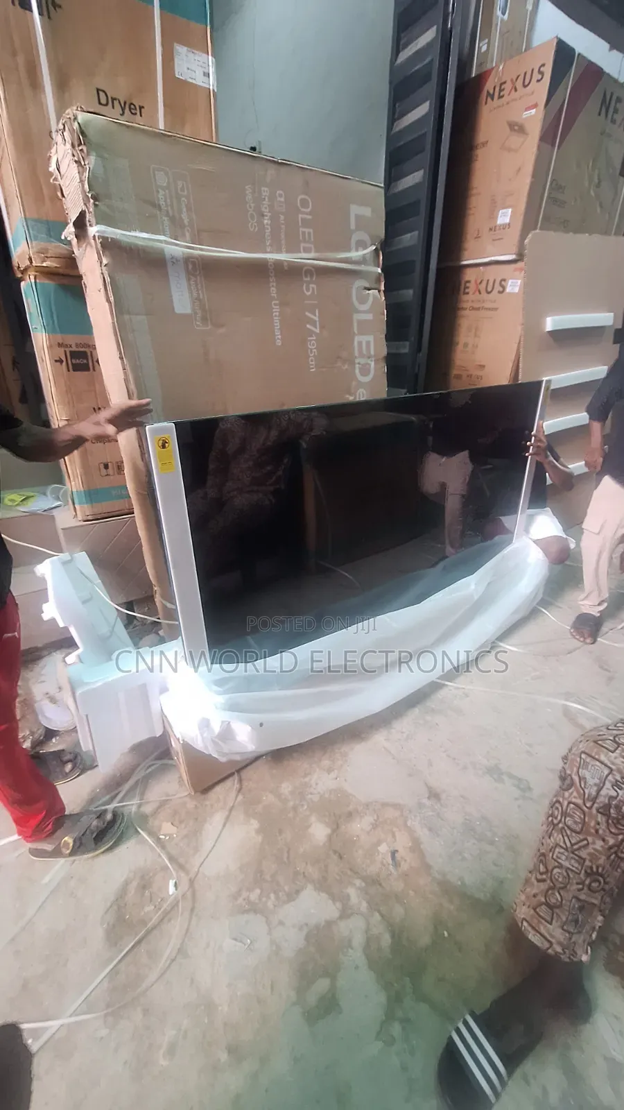 New Hisense 85"Inch Qled Smart TV Flameless Netflix Youtube Bluetooth