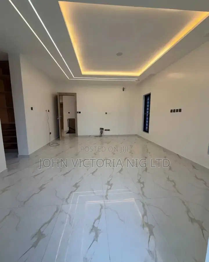 5bdrm Duplex in Ojodu Berger for sale