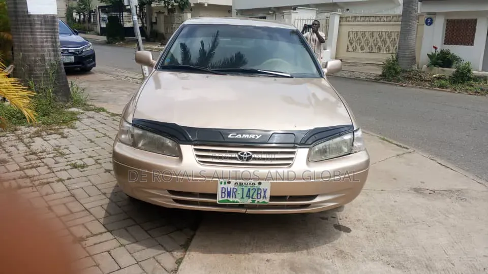 Toyota Camry 2002 Gold