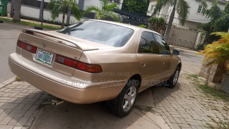 Toyota Camry 2002 Gold