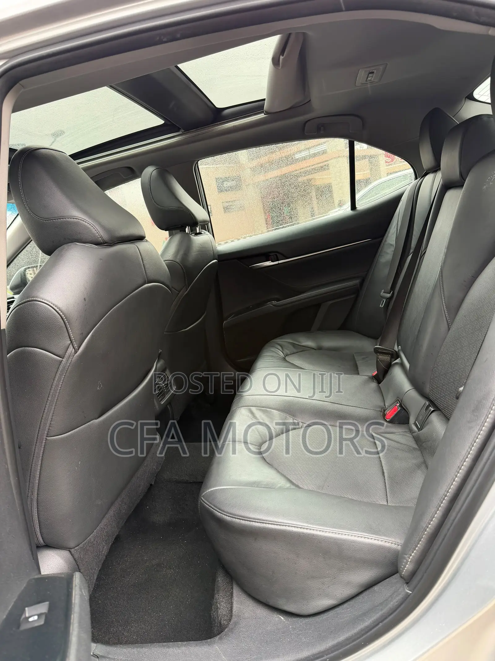 Toyota Camry 2018 Silver