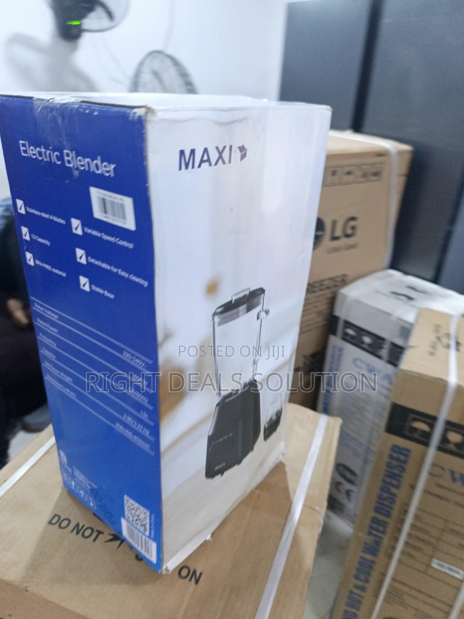 Maxi Fruit Juice and Smoothie Blender