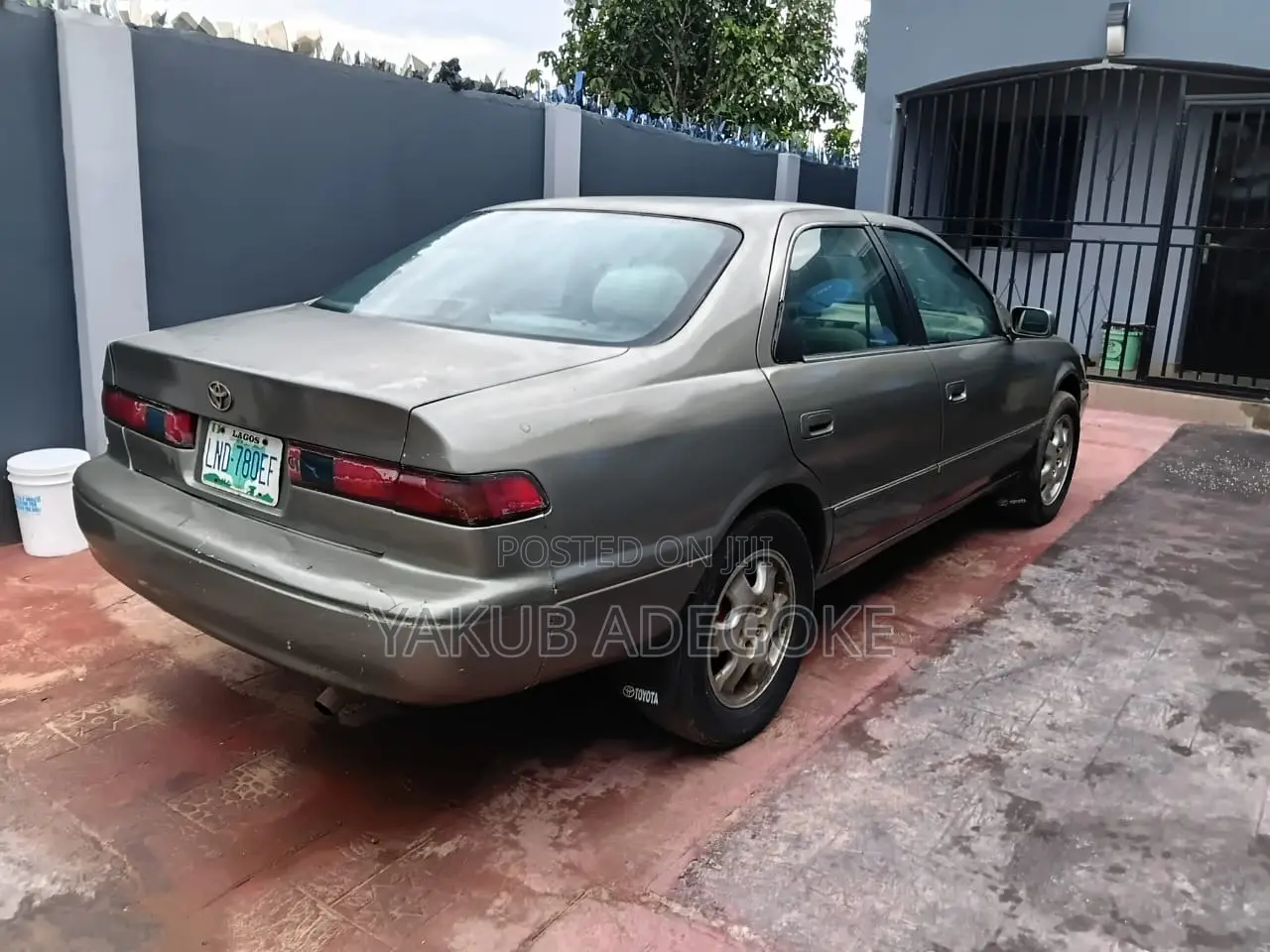 Toyota Camry 2000 Gray
