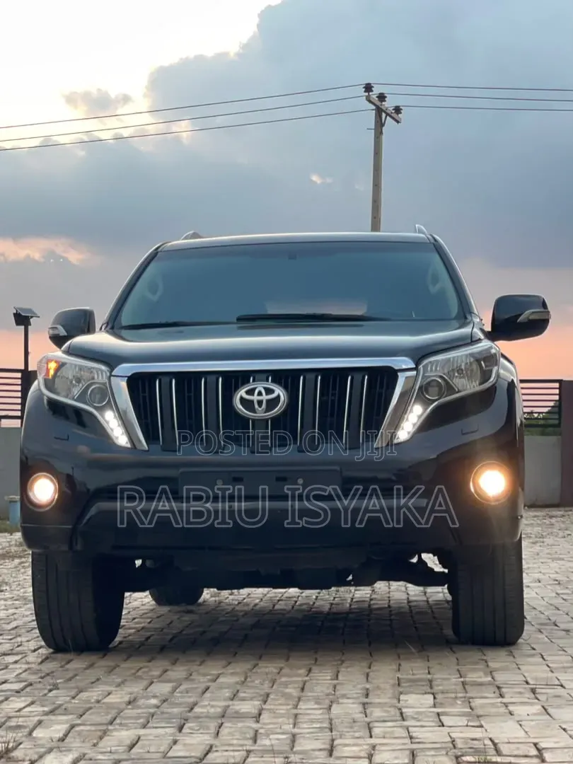 Toyota Land Cruiser Prado 2016 Black