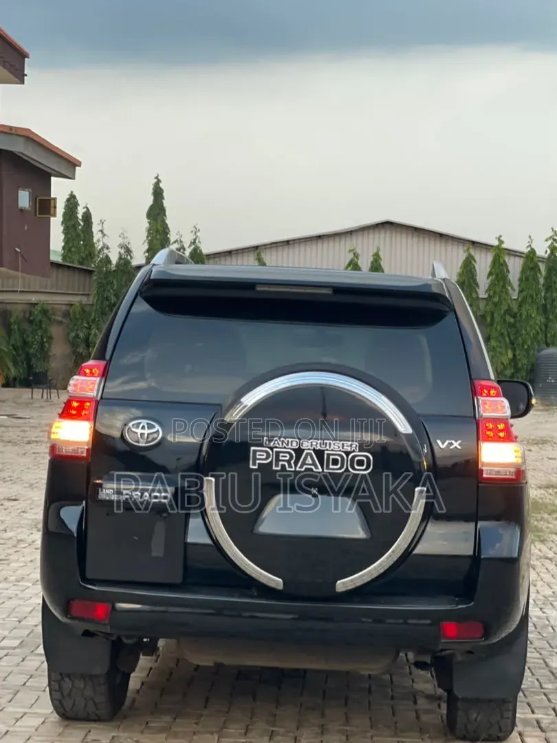 Toyota Land Cruiser Prado 2016 Black