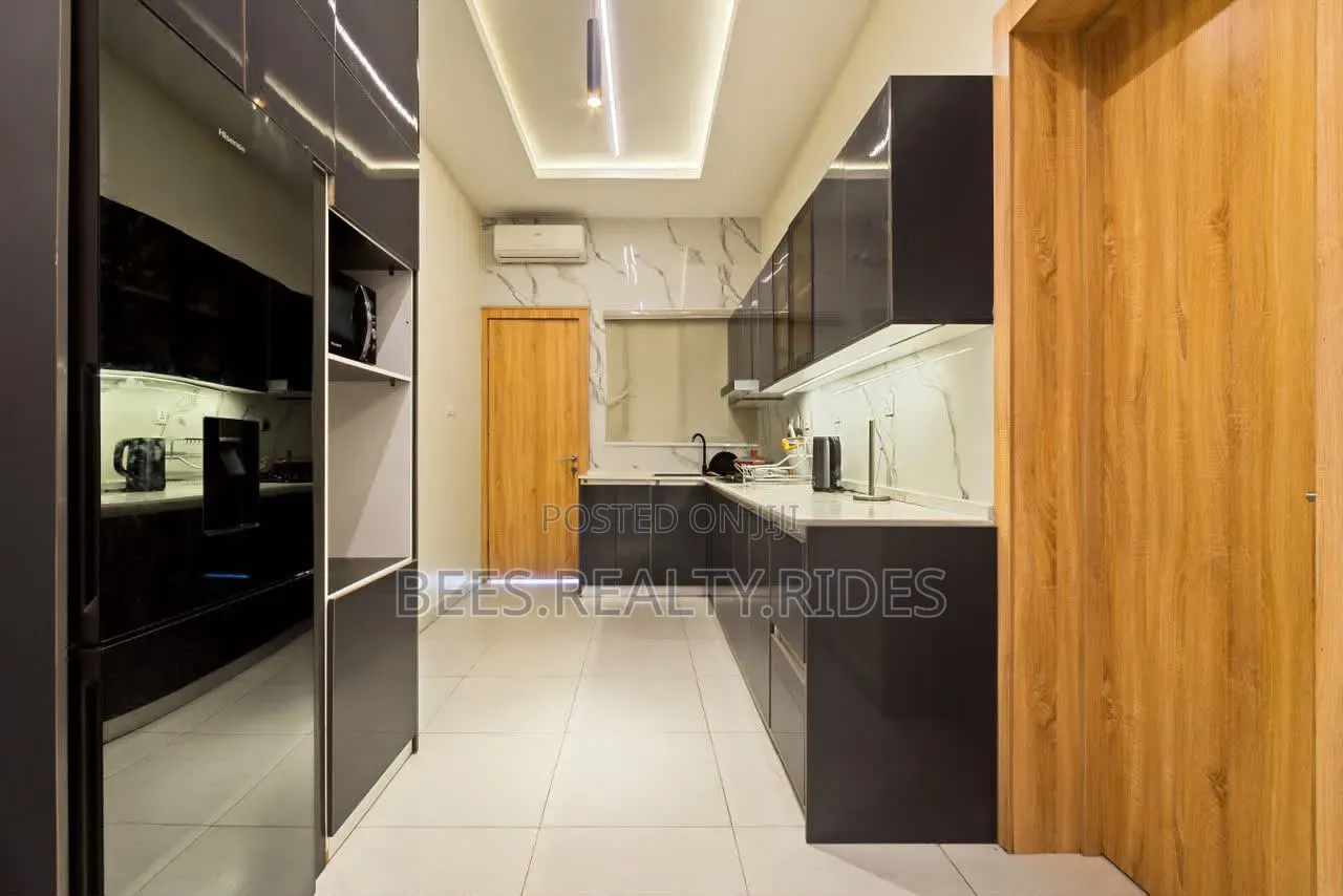Luxury 1 Bedroom With a Rooftop Pool, PS5 and a Balcony