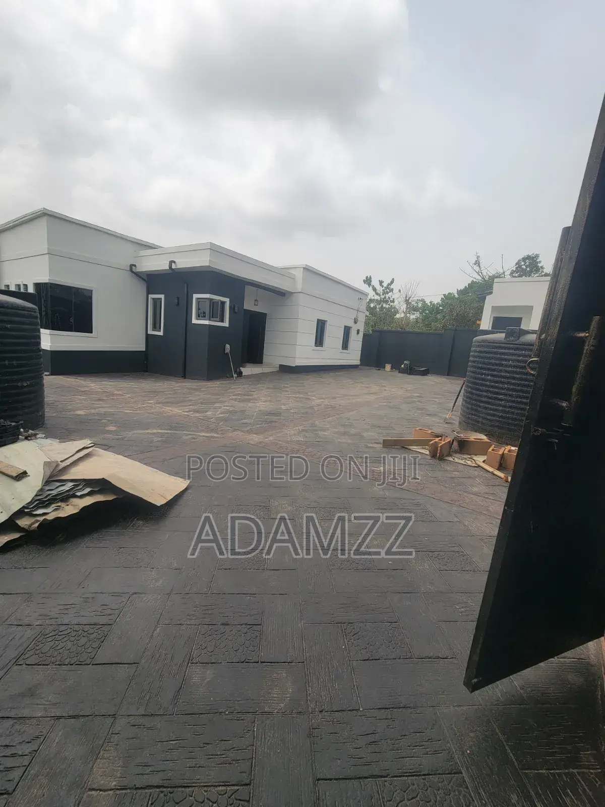 3bdrm Bungalow in Phase Six, Enugu for sale