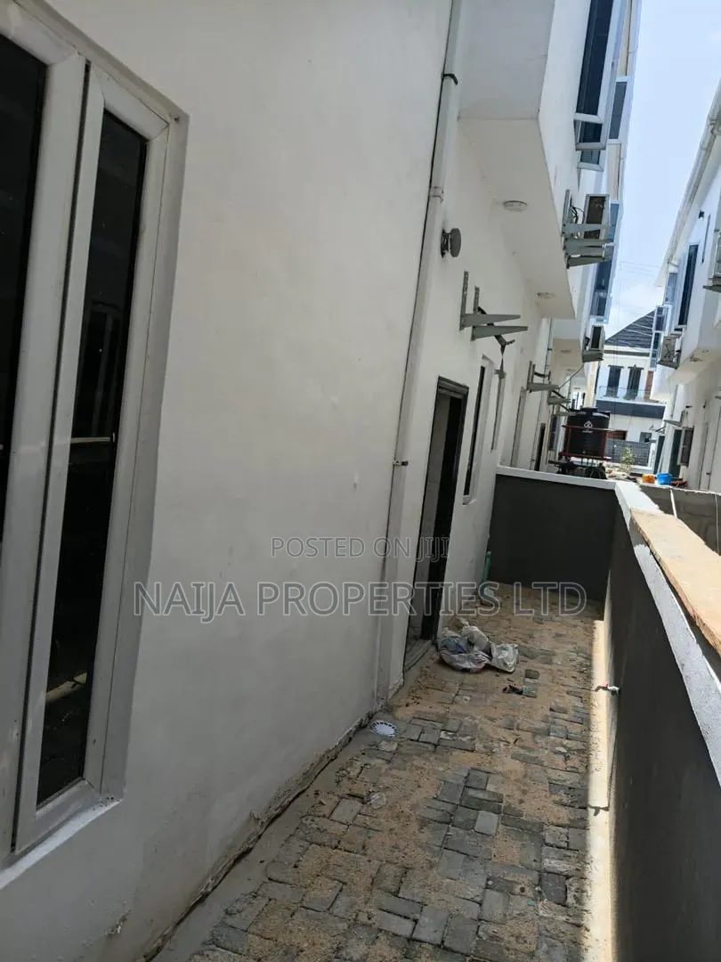 4bdrm Townhouse / Terrace in Ikota for rent