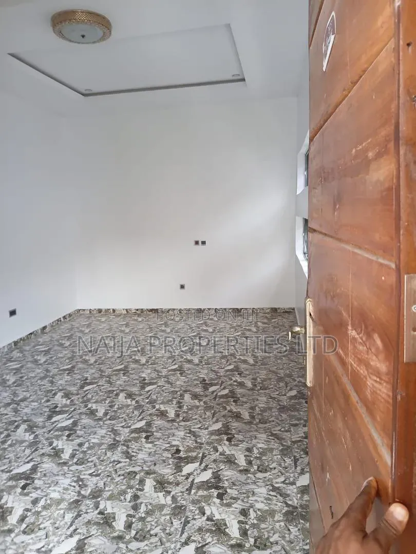 4bdrm Townhouse / Terrace in Ikota for rent