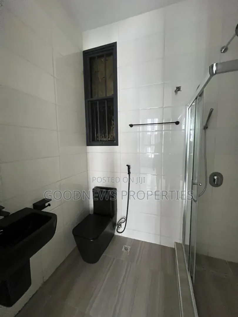 5bdrm Duplex in Victoria Island for sale