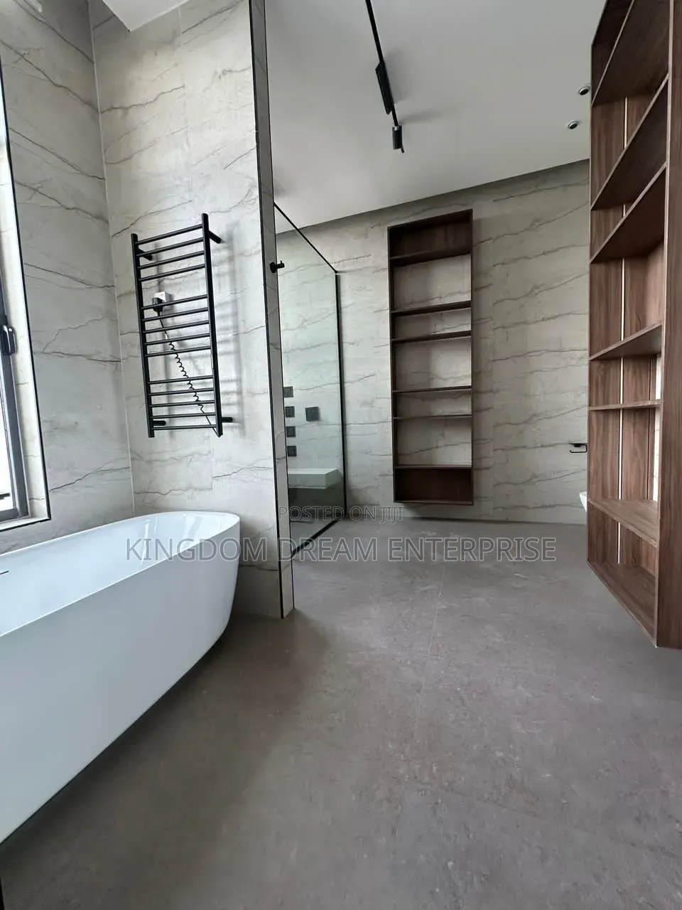 4bdrm Apartment in Banana Island Ikoyi for sale