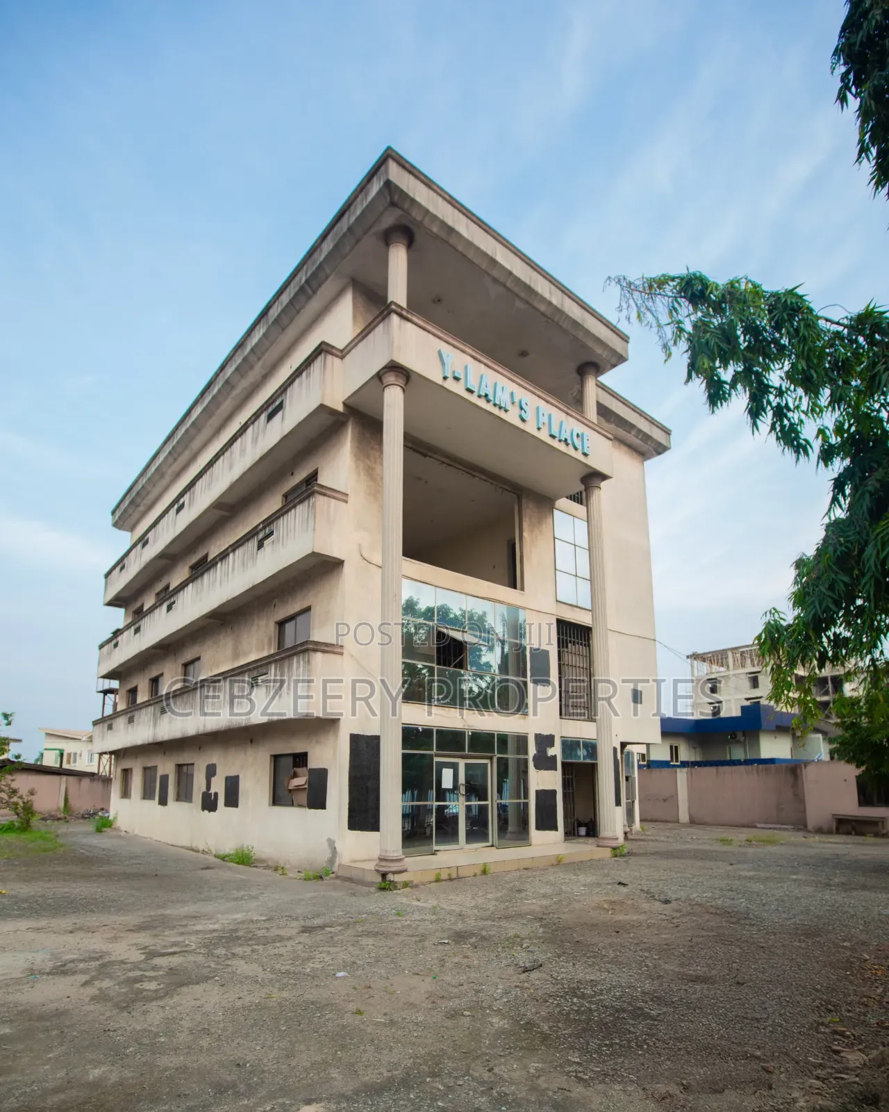Commercial Building for Sale