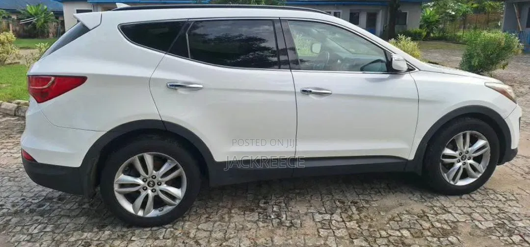 Hyundai Santa Fe 2013 White