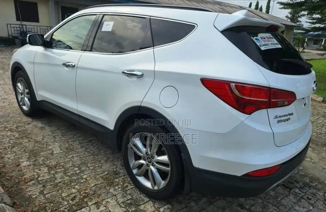 Hyundai Santa Fe 2013 White
