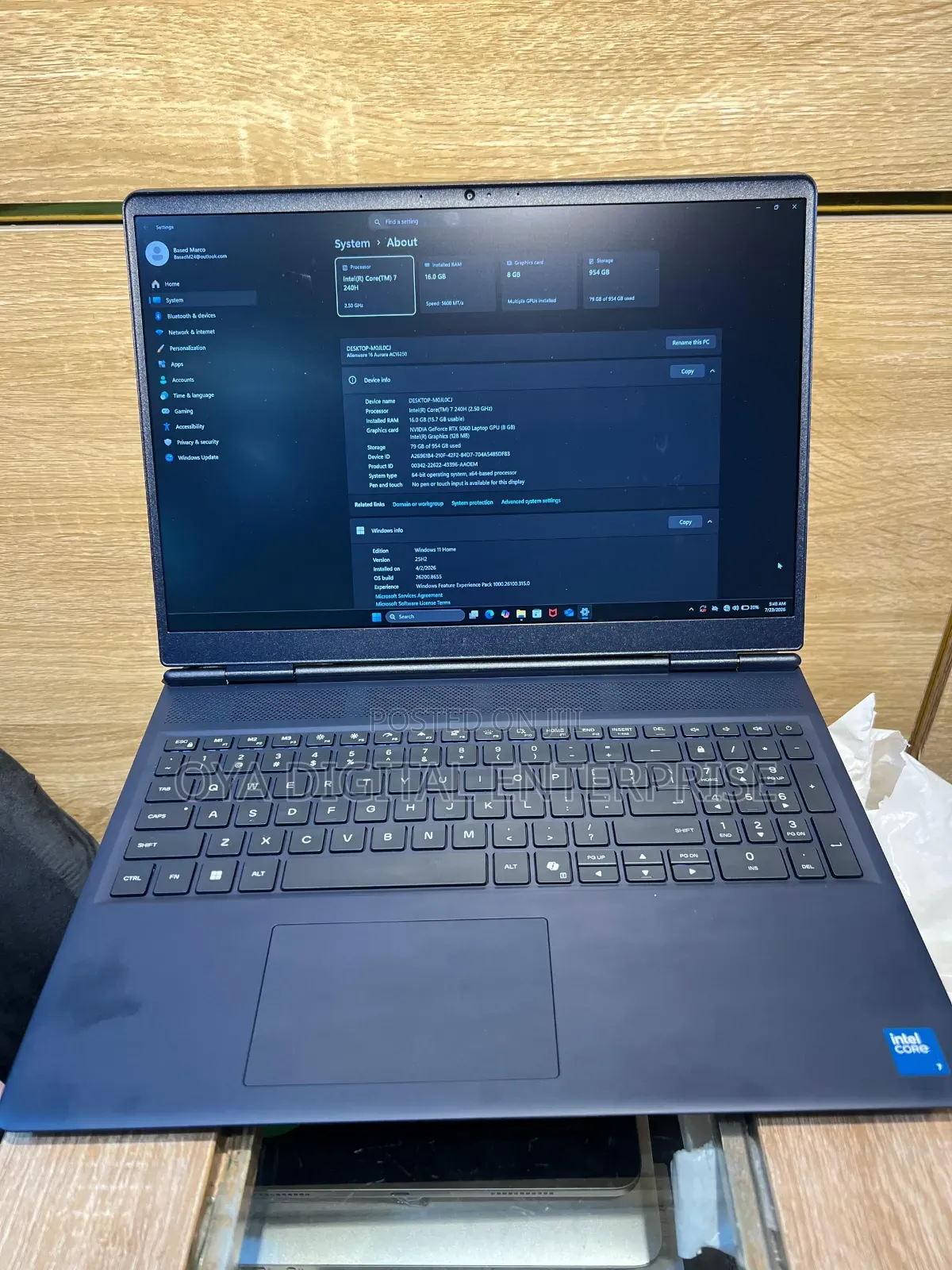 New Laptop Alienware 16 Aurora 16GB Intel Core 7 SSD 512GB