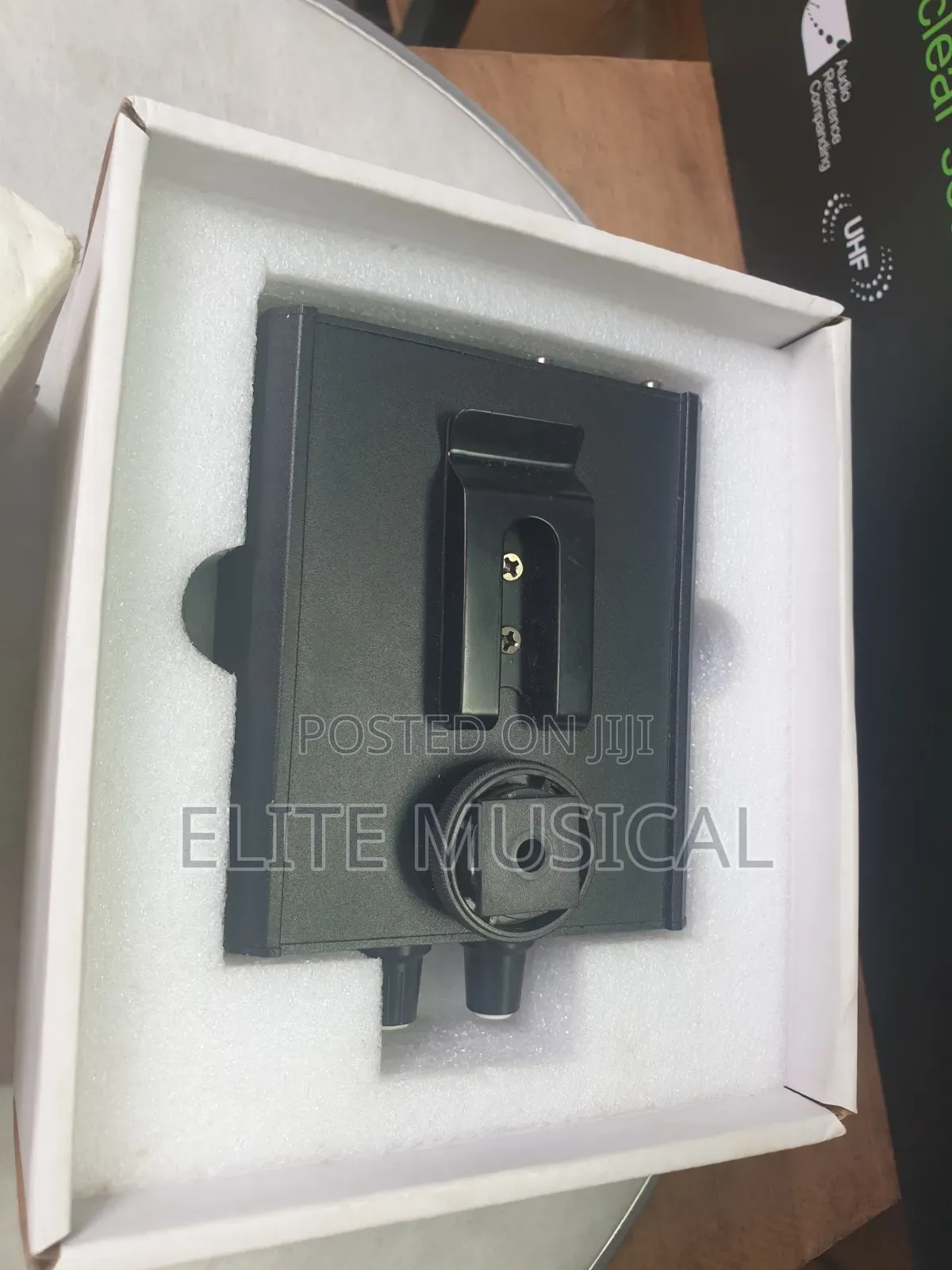 Professional Powerplay P2 in-Ear Monitor Amplifier