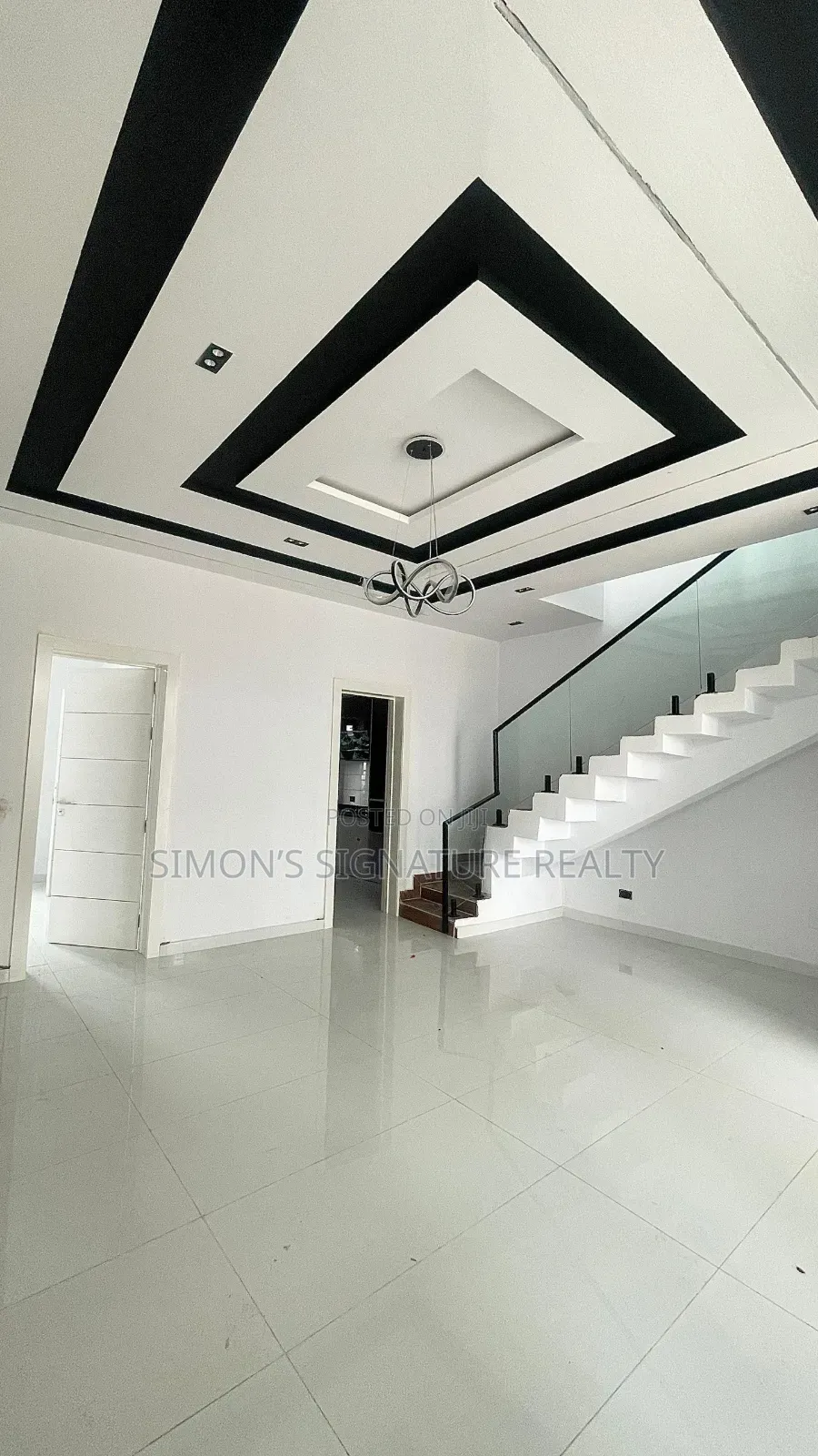 3bdrm Duplex in Ikota for sale