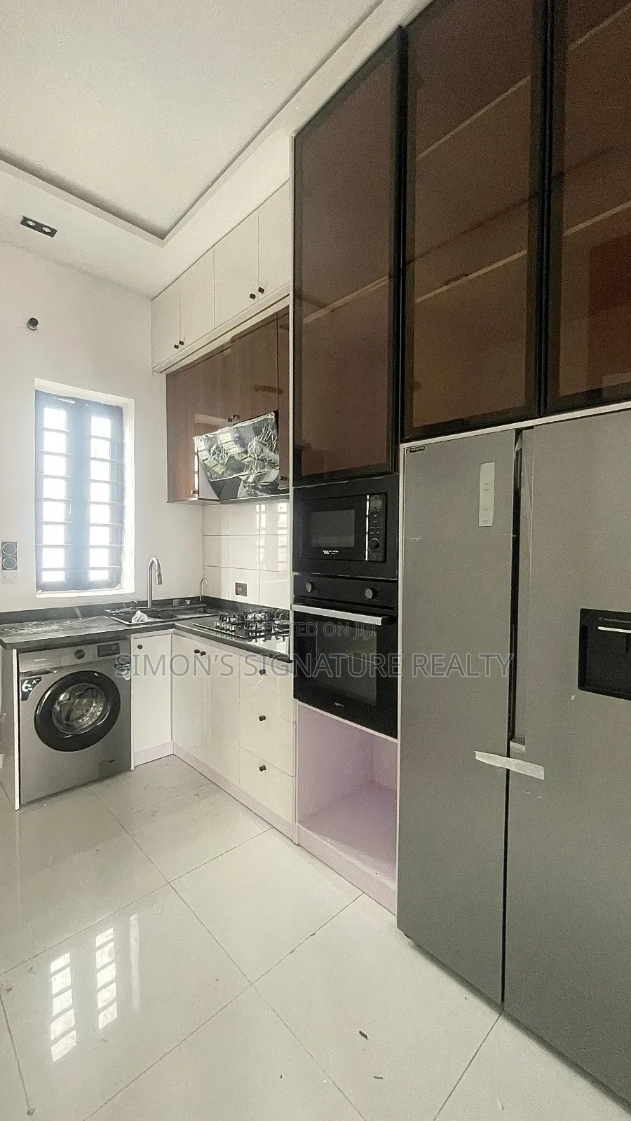 3bdrm Duplex in Ikota for sale