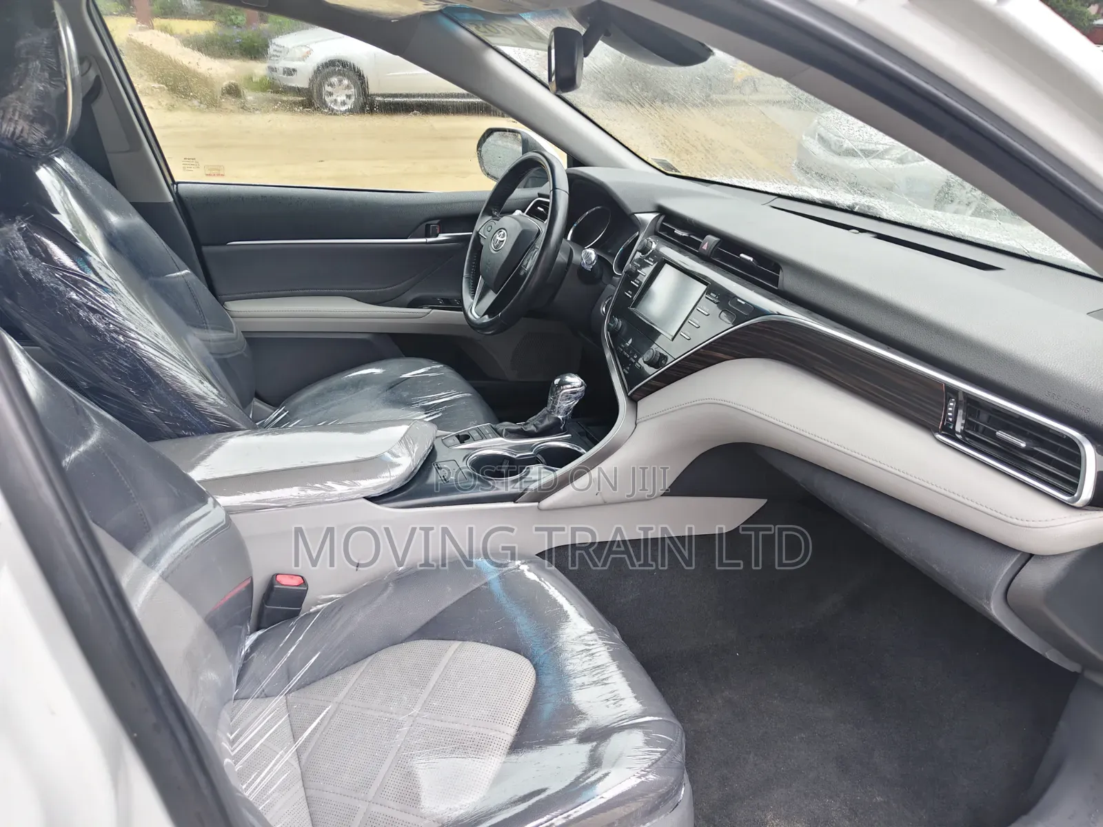 Toyota Camry XLE (2.5L 4cyl 8A) 2019 White