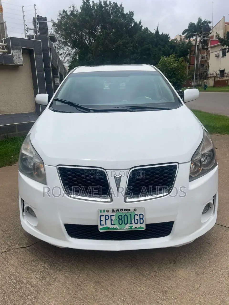 Pontiac Vibe 2010 White