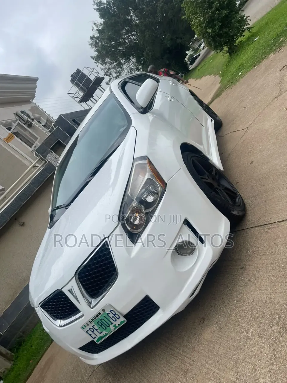 Pontiac Vibe 2010 White