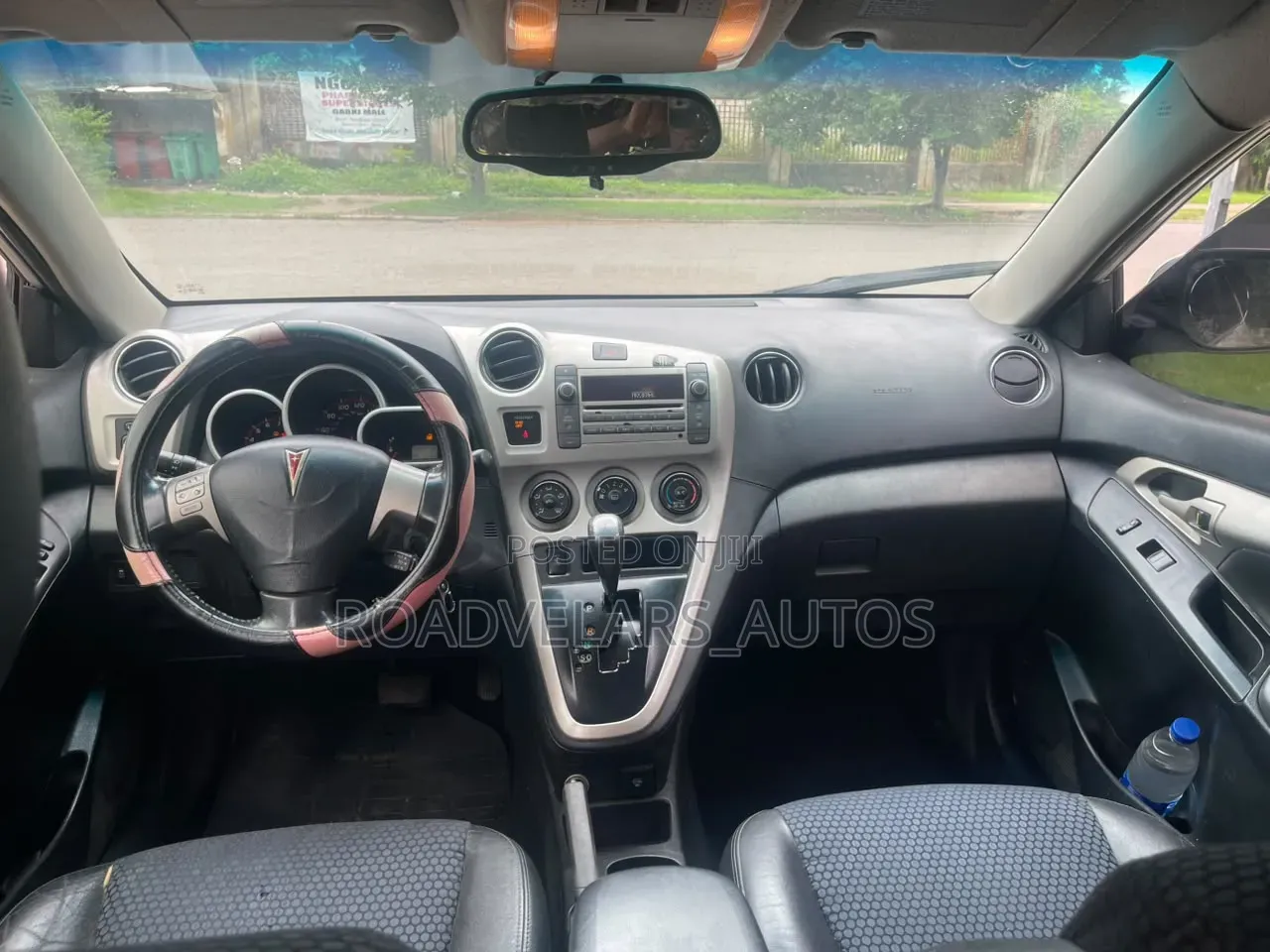 Pontiac Vibe 2010 White