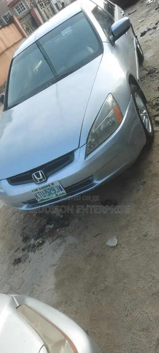 Honda Accord 2005 Silver
