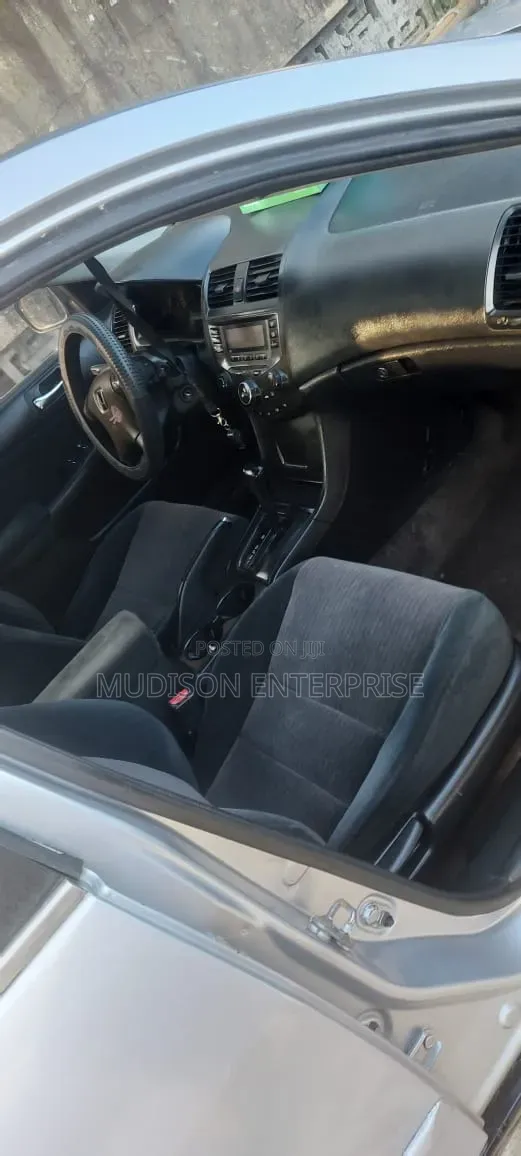 Honda Accord 2005 Silver
