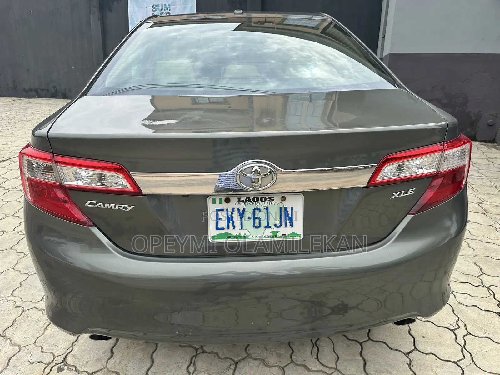 Toyota Camry XLE V6 4dr Sedan (3.5L 6cyl 6A) 2012 Gray
