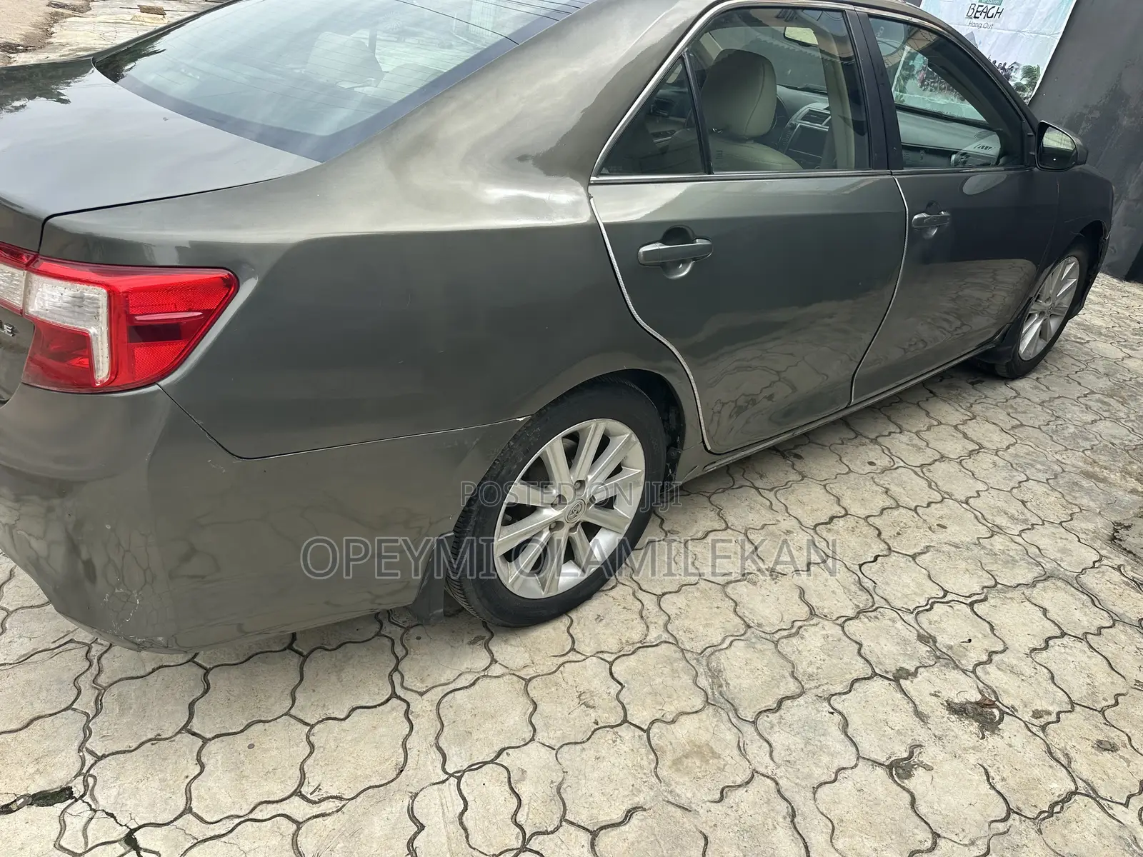 Toyota Camry XLE V6 4dr Sedan (3.5L 6cyl 6A) 2012 Gray