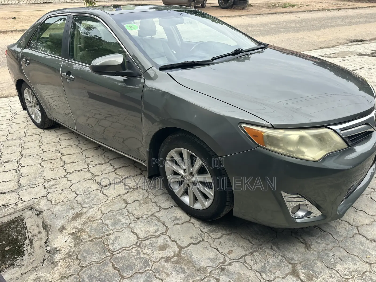 Toyota Camry XLE V6 4dr Sedan (3.5L 6cyl 6A) 2012 Gray