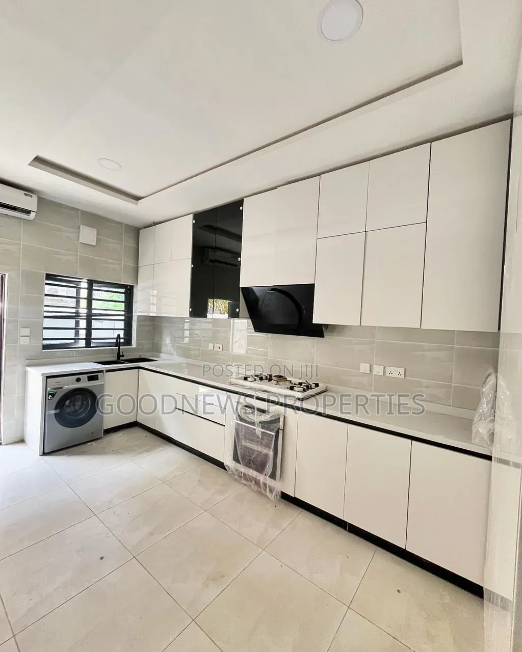 4bdrm Duplex in Victoria Island for sale