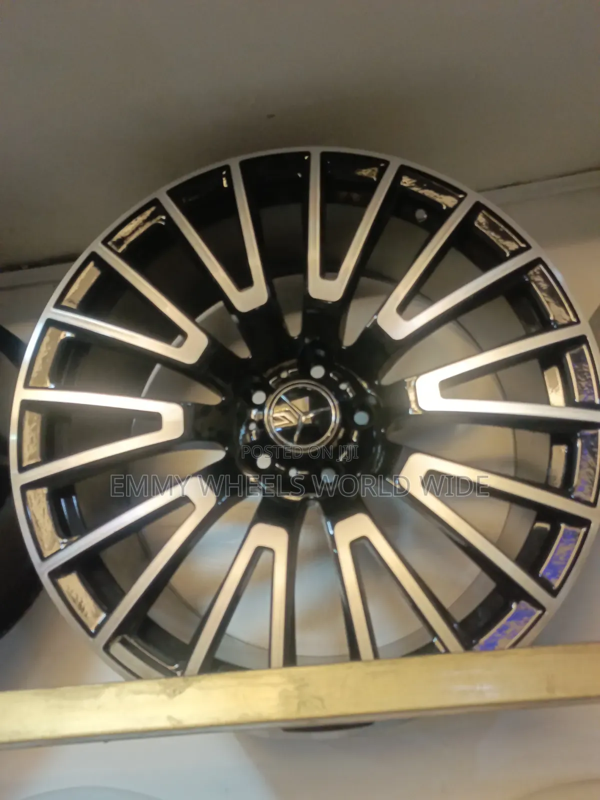 22rim for M/Benz G Wagon Carbon Fiber With Touch of Red for 2025/26