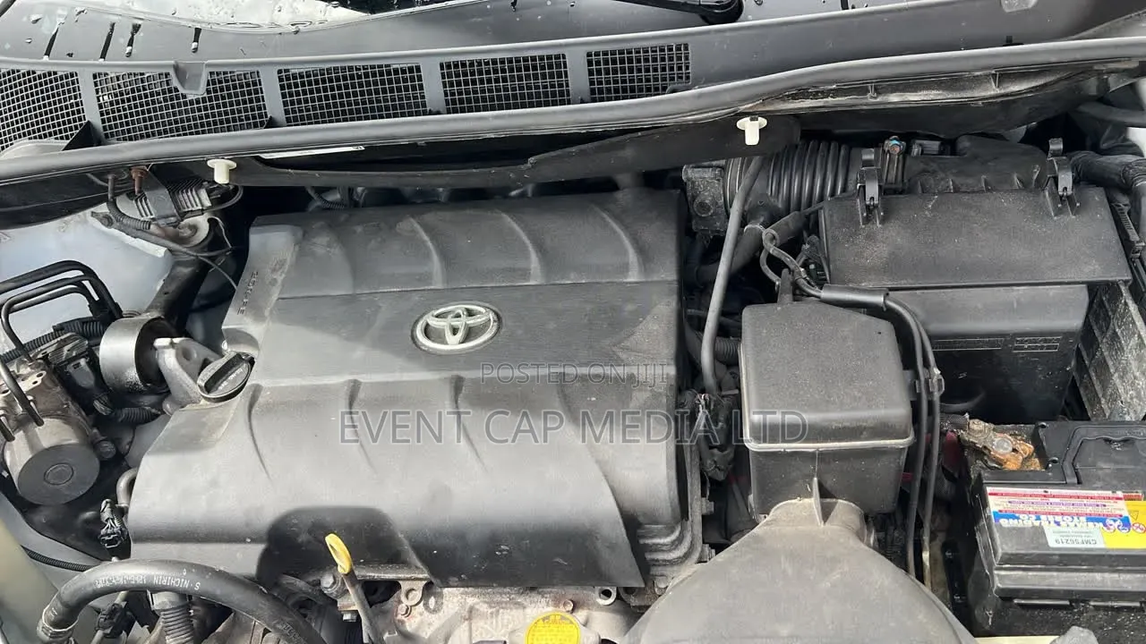 Toyota Sienna 2008 Silver