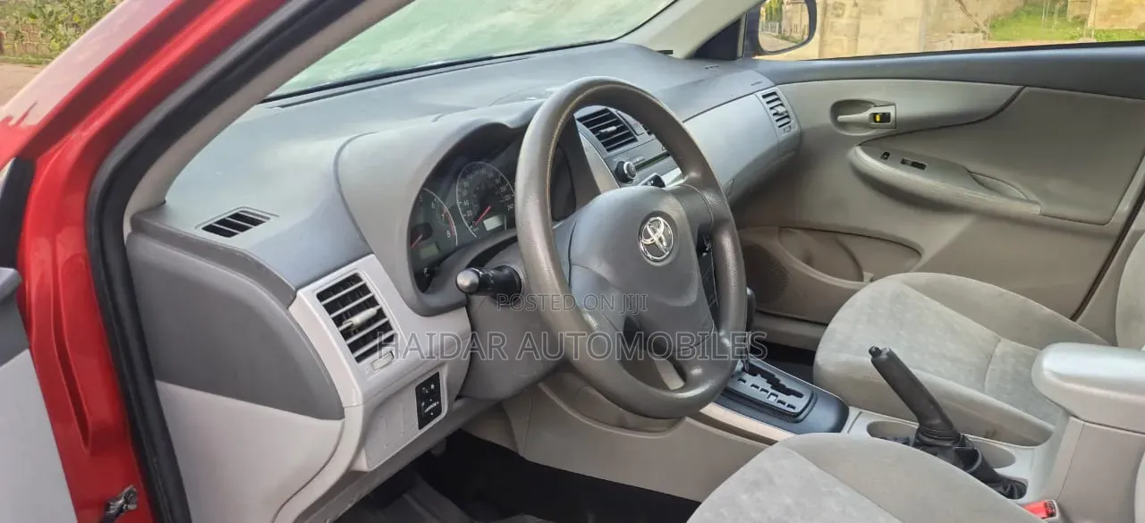 Toyota Corolla 2010 Maroon