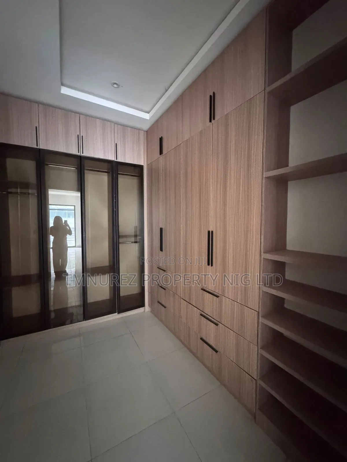 4bdrm Maisonette in Lekki Phase 1 for rent