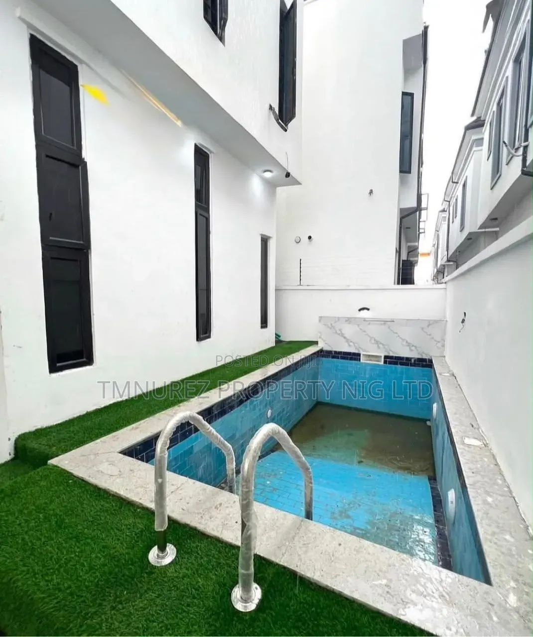 5bdrm Duplex in Chevron for rent