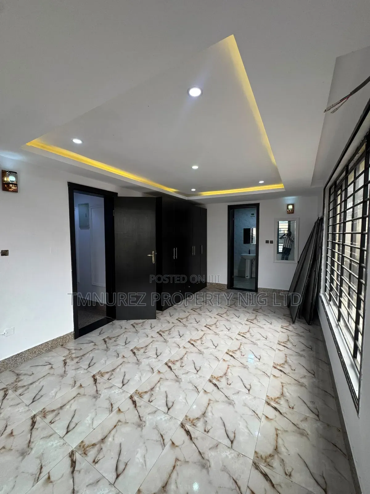 3bdrm Apartment in Lekki Phase 1 for rent