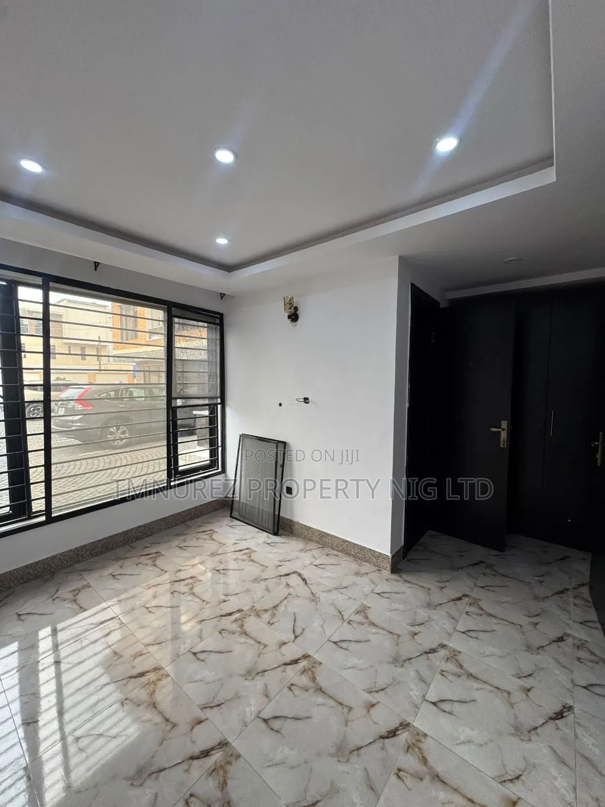 3bdrm Apartment in Lekki Phase 1 for rent