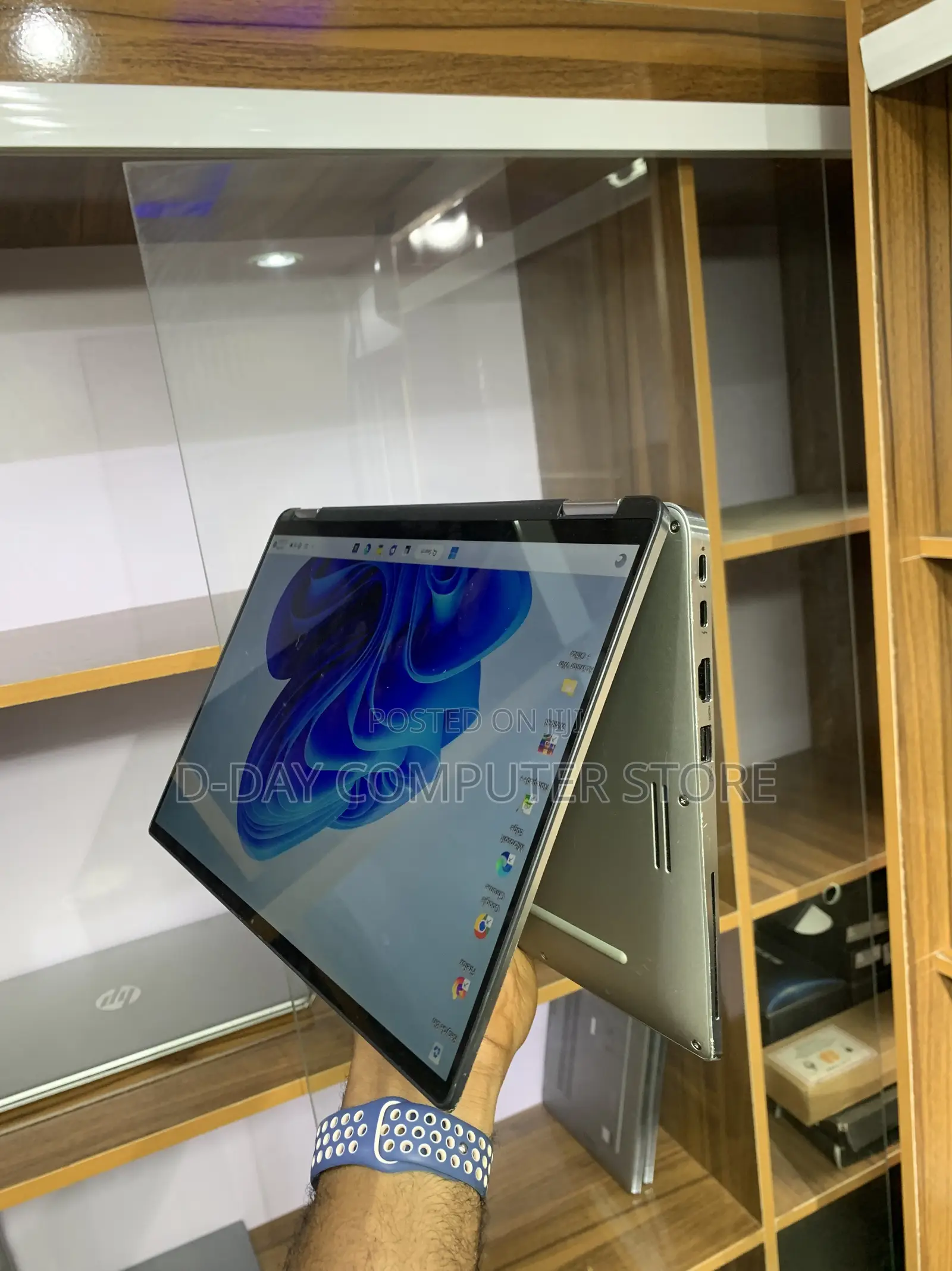Laptop Dell Latitude 7400 2-in-1 16GB Intel Core i7 SSD 256GB