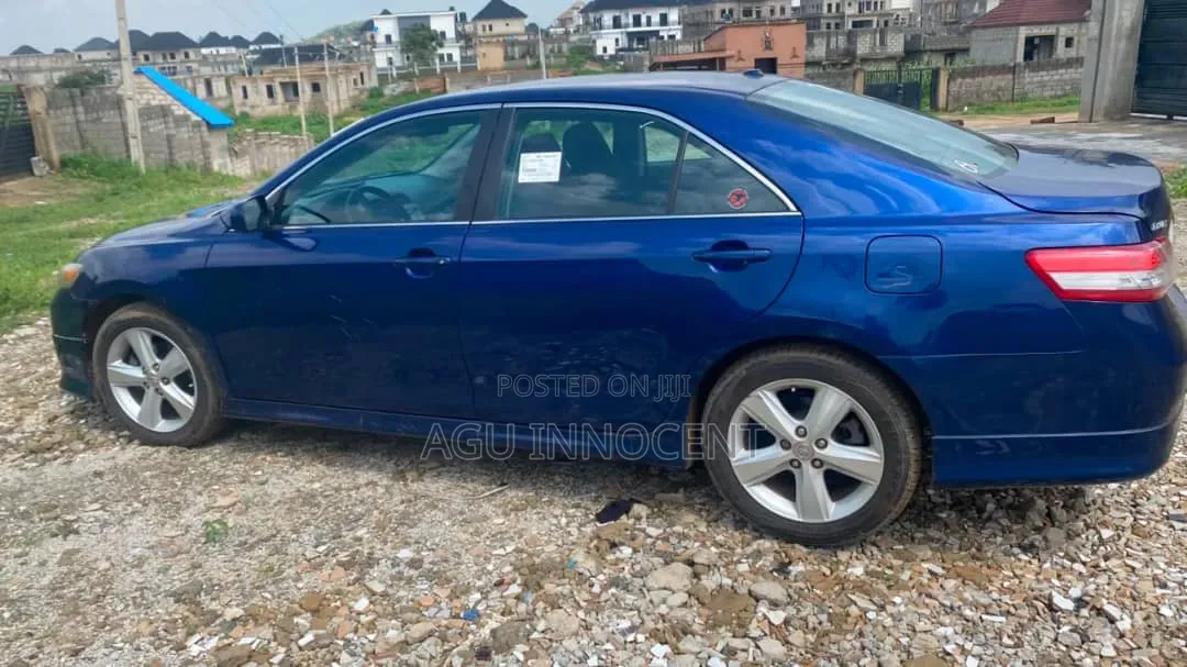Toyota Camry 2011 Blue