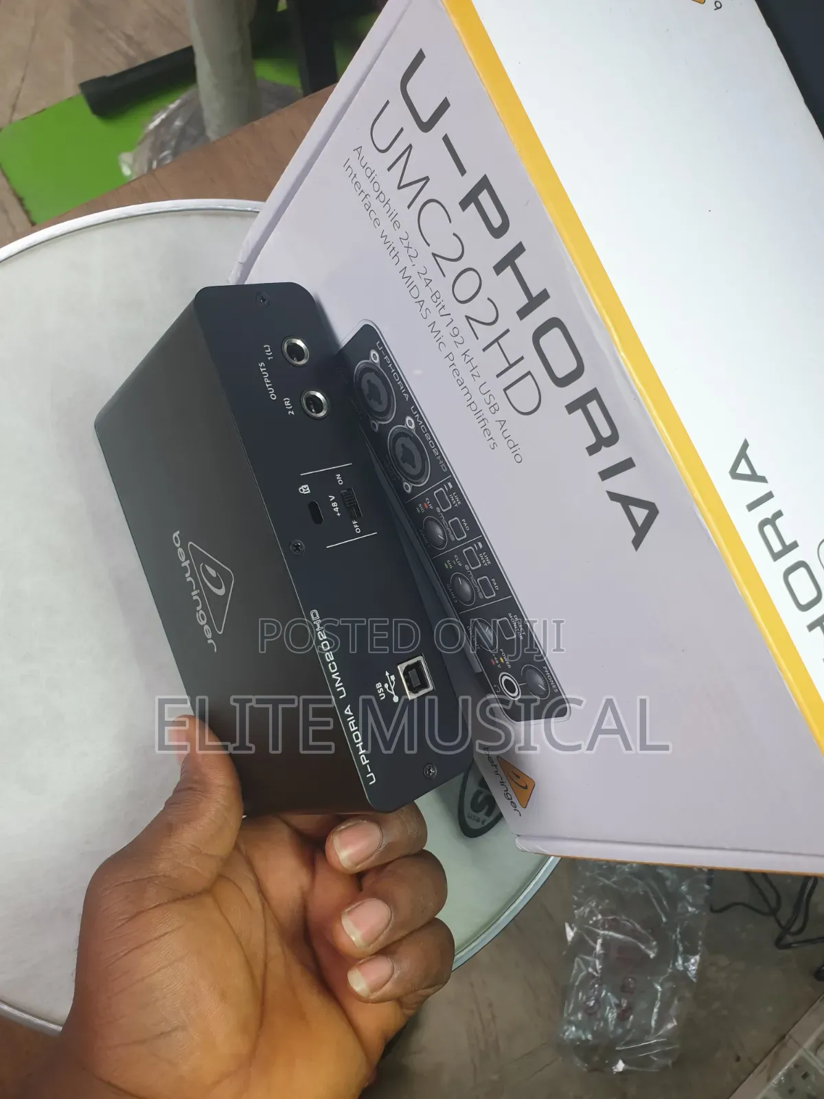 Behringer U-Phoria UMC202HD Sound Card