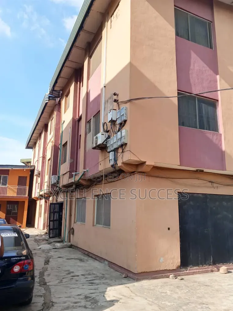 3bdrm Block of Flats in Egbeda Lagos for sale