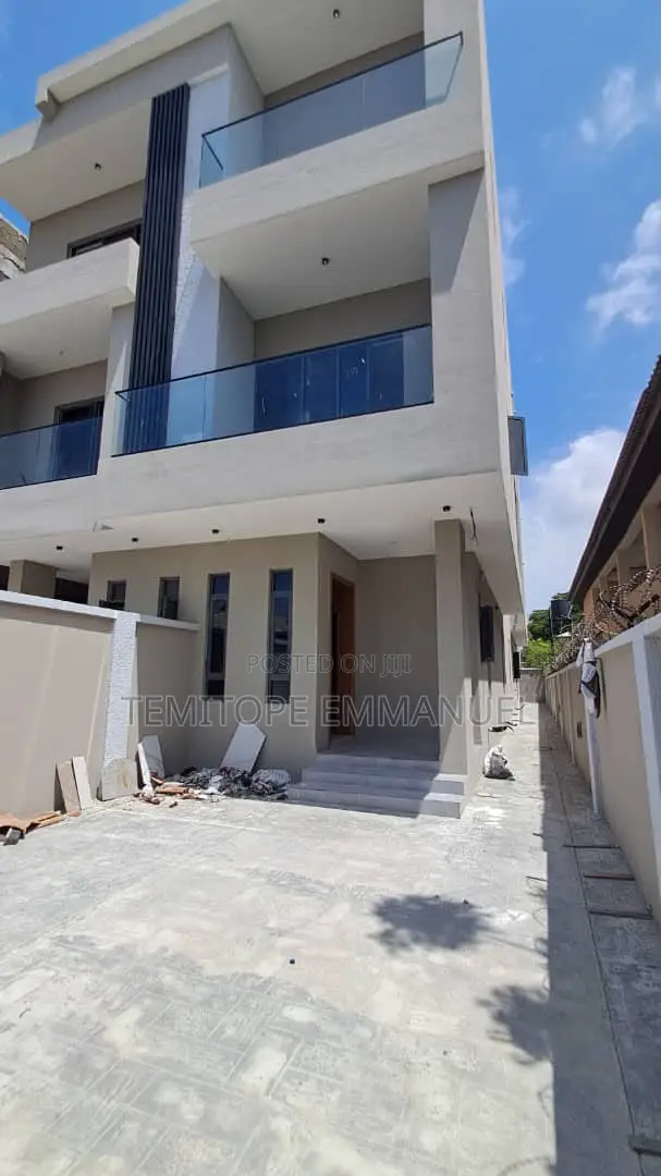 Furnished 5bdrm Duplex in Lekki Phase 1 for sale
