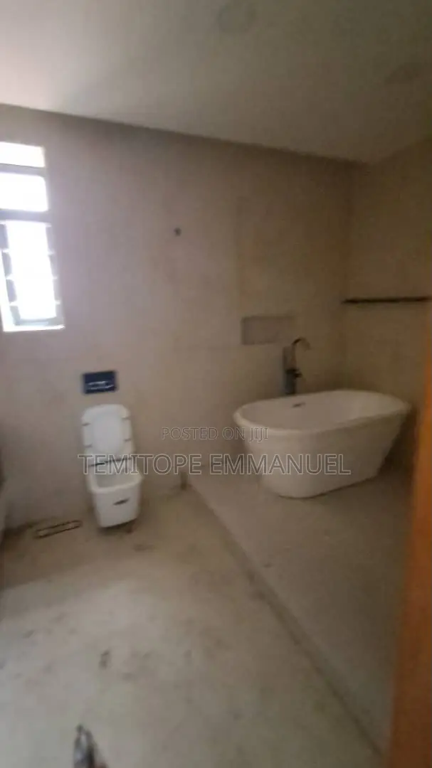 Furnished 5bdrm Duplex in Lekki Phase 1 for sale