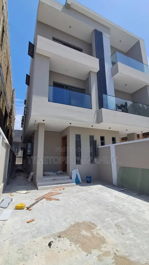 Furnished 5bdrm Duplex in Lekki Phase 1 for sale