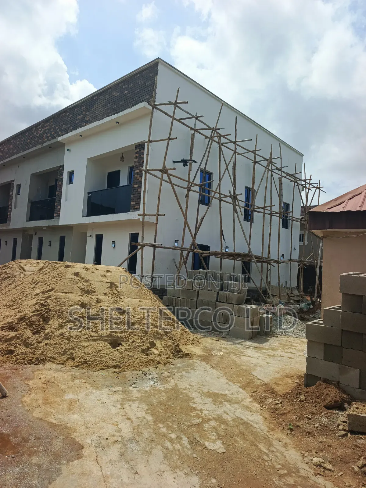 Furnished 3bdrm Duplex in Gated, Tared And, Mende for sale